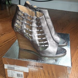 Kelsi Dagger wedge Pewter Metallic